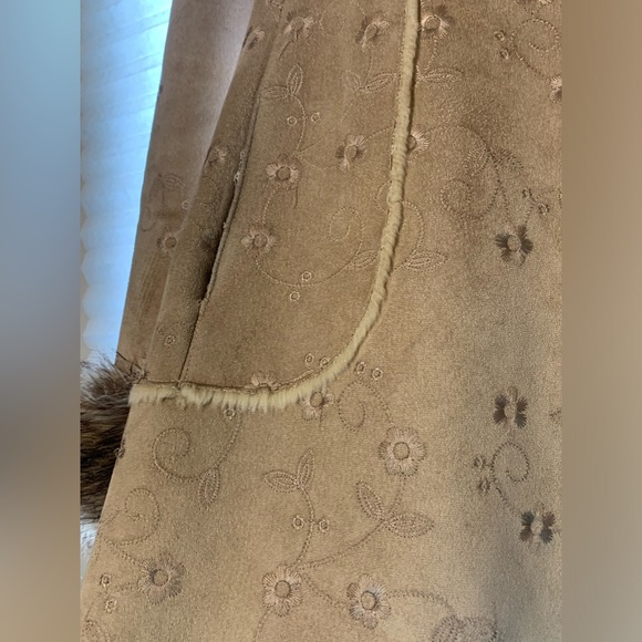 Unique Int’l Embroidered Penny Jacket Fur Coat - Picture 2 of 7